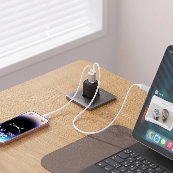 Chargeur 20 W GaN Urban Vitamin avec logo personnalisé, zone 10 × 20 mm
