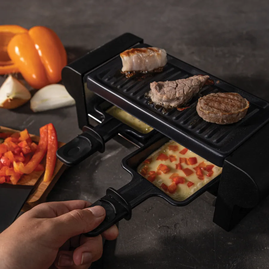 Mini appareil à raclette Boska avec logo personnalisé, zone sur le fourreau